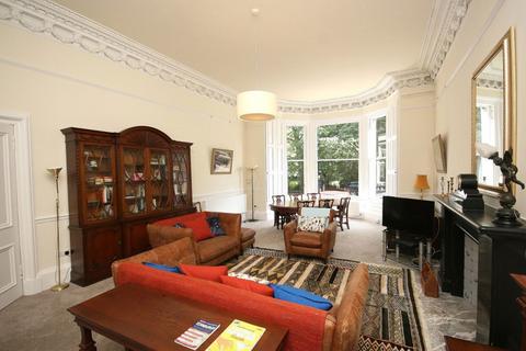 2 bedroom flat to rent, GF Grosvenor Crescent, Edinburgh