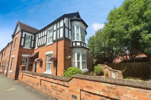 3 bedroom end of terrace house for sale, Albert Street, Warwick