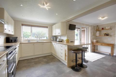 4 bedroom detached house for sale, Briar Close, Newport