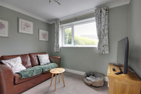 17 Briar Close, Newport, Brough, HU15 2QY