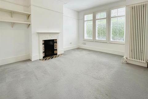 2 bedroom flat for sale, Squires Lane, Finchley