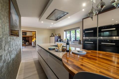 Oak Tree Cottage Coach Road, Wentworth, Rotherham, S62 7UA