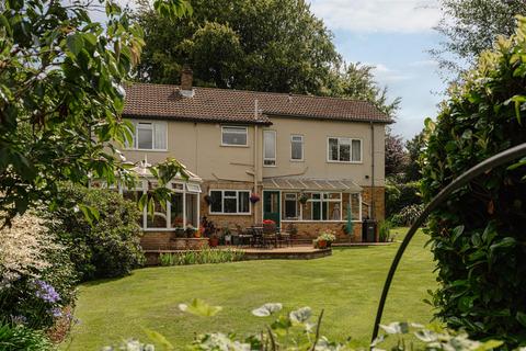 5 bedroom detached house for sale, Crakell Road, Reigate