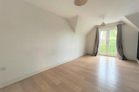 2 bedroom apartment to rent, Fleet Road, Hampshire GU51