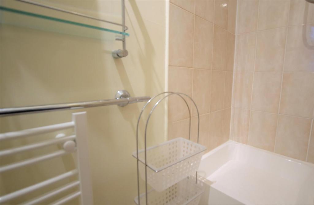 Bath 1.JPG