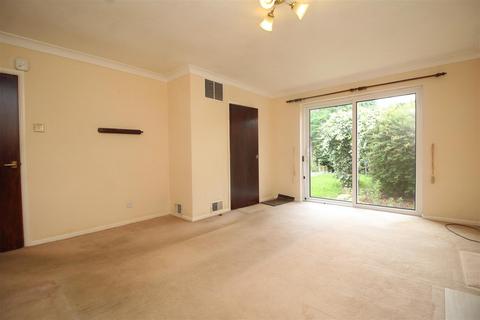 2 bedroom bungalow for sale, Harewood Gardens, Longthorpe, Peterborough