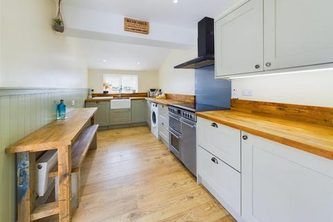 209 Tuffley Lane, Tuffley, Gloucester, GL4 0NY