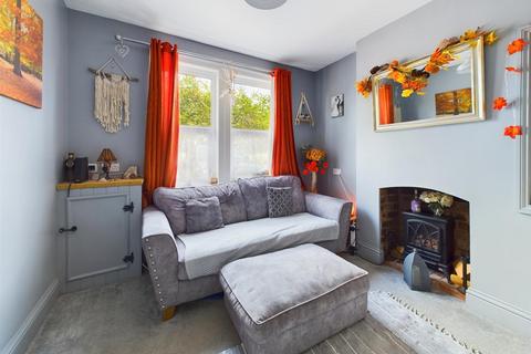 209 Tuffley Lane, Tuffley, Gloucester, GL4 0NY