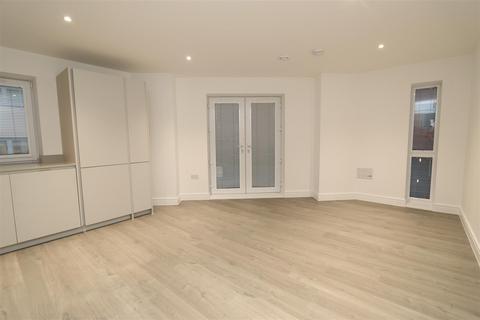 2 bedroom flat for sale, Luna St. James, St. James Road, Brentwood