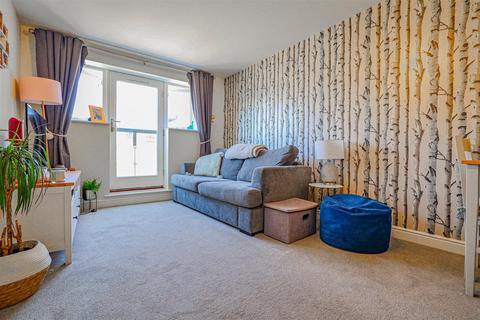 1 bedroom apartment for sale, Ovaltine Drive, Kings Langley, WD4