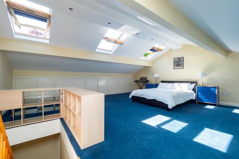 3 bedroom apartment for sale, Cedar Gardens, Sutton