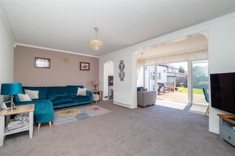 3 bedroom semi-detached house for sale, Benfleet Close, Sutton