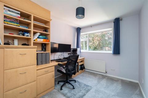 Flat 8, 1 Cedar Gardens, Sutton, SM2 5EQ