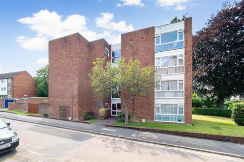 2 bedroom flat for sale, Cedar Gardens, Sutton