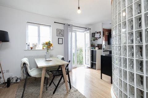2 bedroom apartment for sale, Newent Close, Peckham, SE15