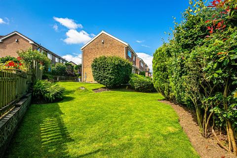 3 bedroom detached house for sale, Pennine View, Stocksbridge, S36 1ER