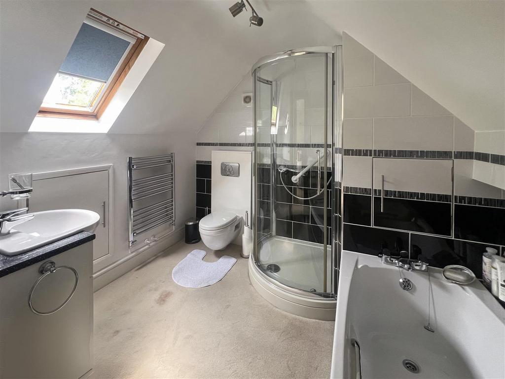 Ensuite Bathroom