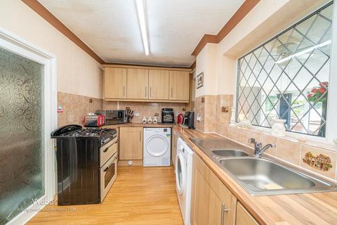 3 bedroom semi-detached house for sale, Chantry Avenue, Walsall WS3