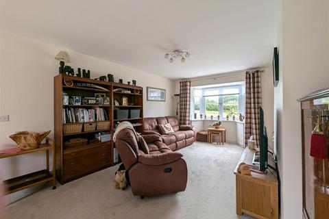 33 Malling Avenue, Eastfield, Scarborough, YO11 3FA