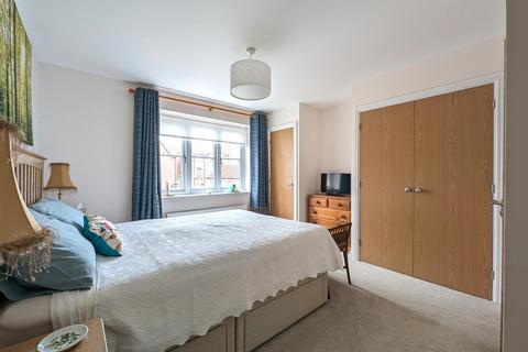 33 Malling Avenue, Eastfield, Scarborough, YO11 3FA