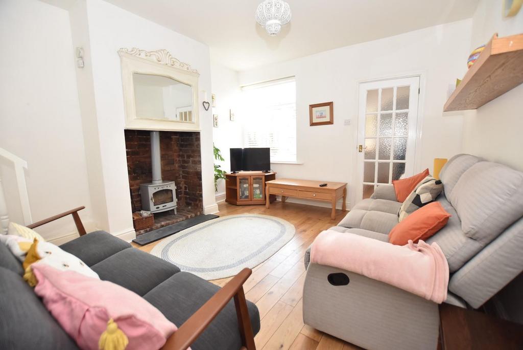 Church Street, Clowne, Chesterfield 2 bed terraced house to rent £800