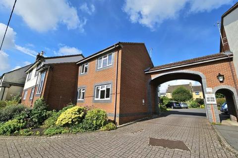 2 bedroom flat for sale, Clarence Road, Wotton-Under-Edge