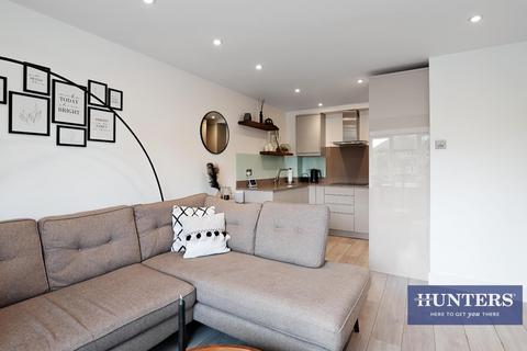 1 bedroom flat for sale, Cotswold Way, Worcester Park