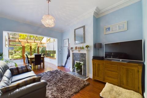 10 The Chase, Coulsdon, CR5 2EG