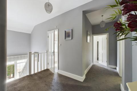 10 The Chase, Coulsdon, CR5 2EG