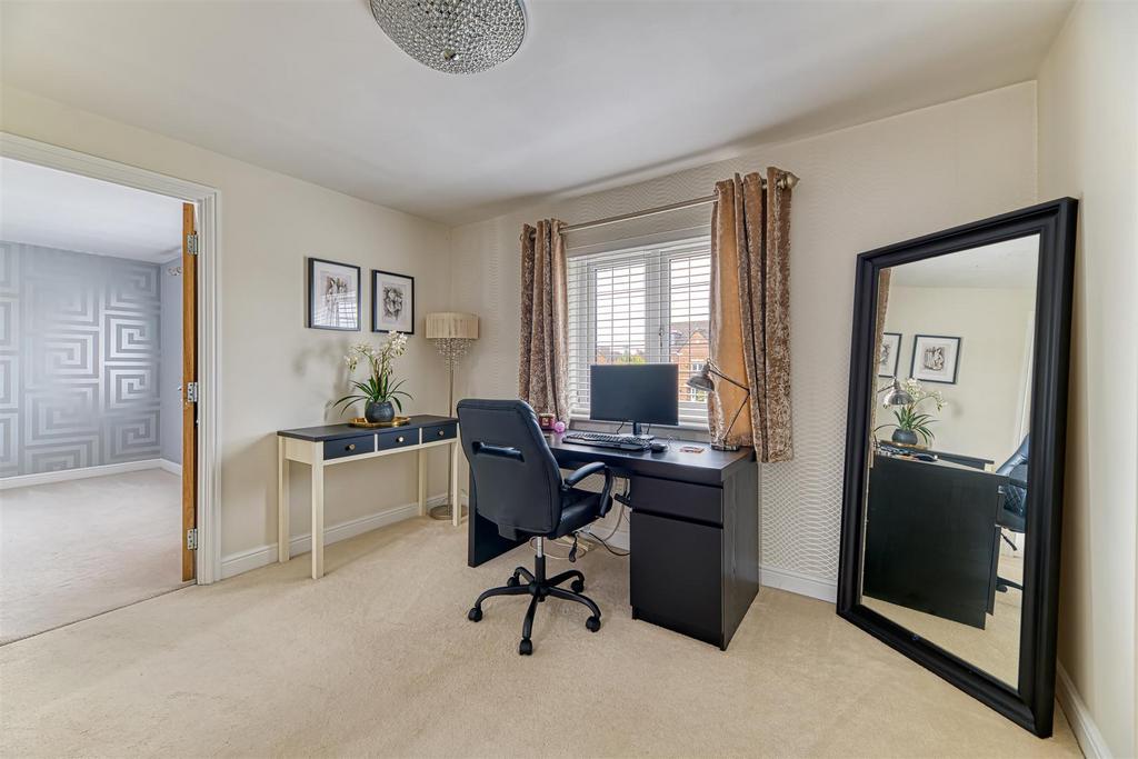 Landing/Home Office Space