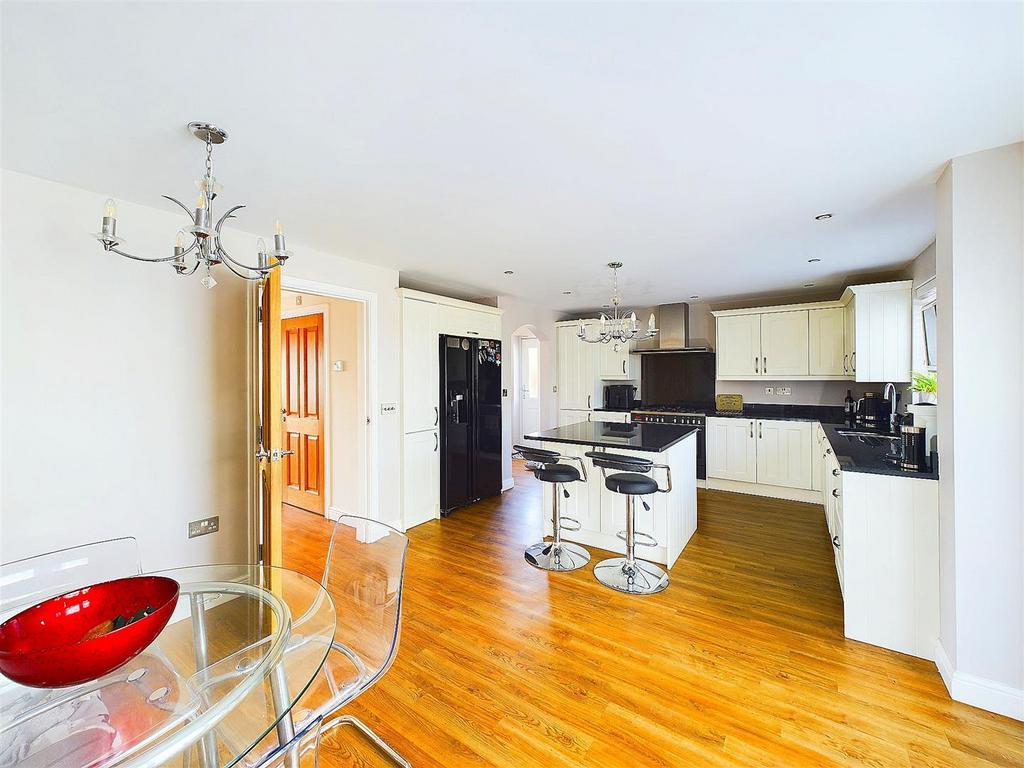 Kitchen/Breakfast Room