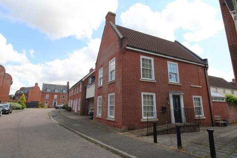 4 bedroom link detached house for sale, Daisy Avenue, Bury St. Edmunds IP32