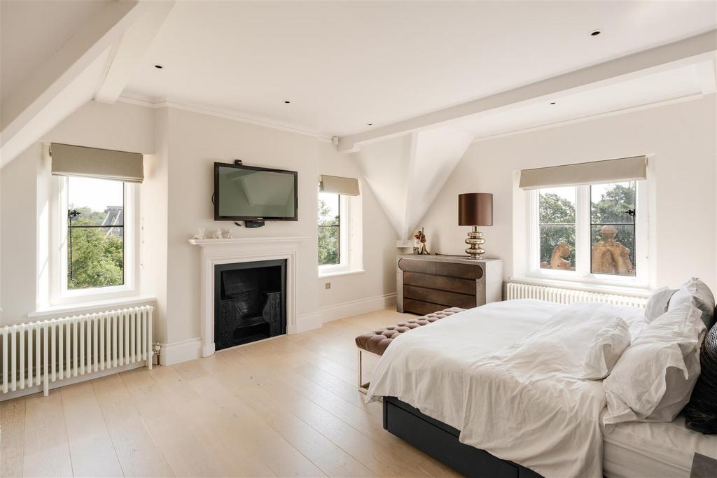 Burwalls, Bridge Road Bedroom.jpg