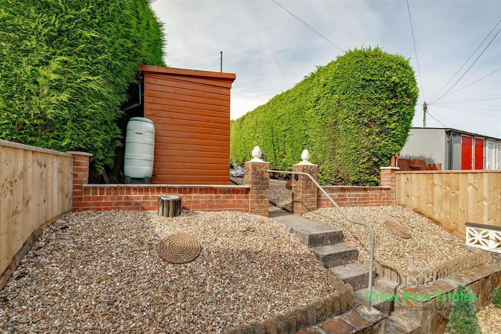 Front &amp; Rear Gardens