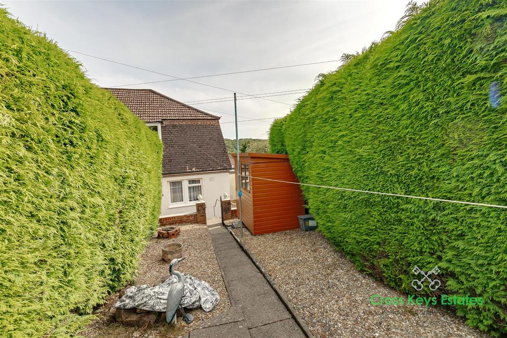 Front &amp; Rear Gardens