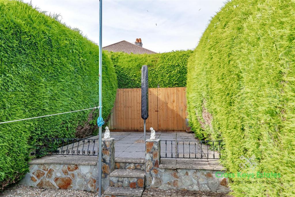 Front &amp; Rear Gardens