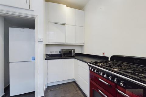 2 bedroom flat to rent, Welldon Crescent, Harrow