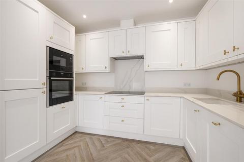2 bedroom apartment for sale, Howell Hill, Cheam Road, Sutton