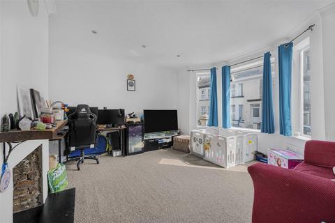 1 bedroom flat for sale, Meeching Road, Newhaven