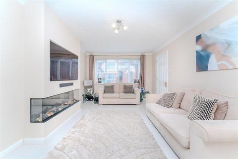 31 Deverills Way, Slough, SL3 8WN