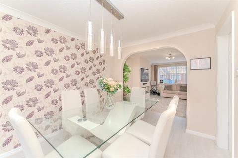 31 Deverills Way, Slough, SL3 8WN