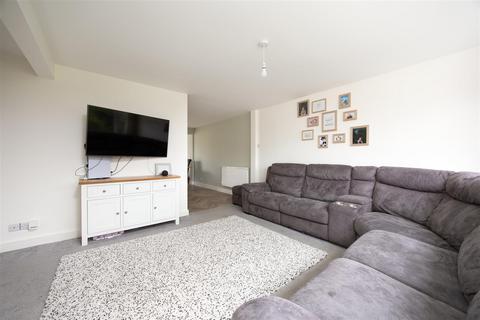 21 Westmead Crescent, Trowbridge, BA14 0LY