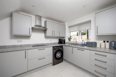 21 Westmead Crescent, Trowbridge, BA14 0LY