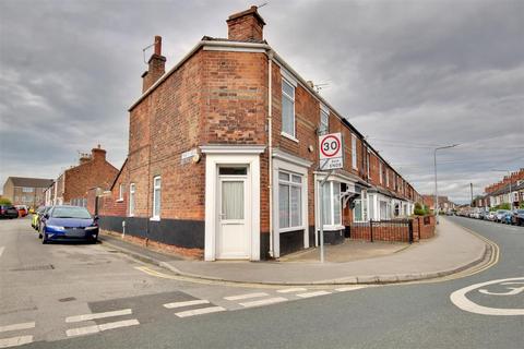 2 bedroom end of terrace house for sale, Grovehill Road, Beverley