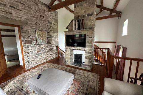 4 bedroom barn conversion to rent, Hill Top Road, Hainworth, Keighley