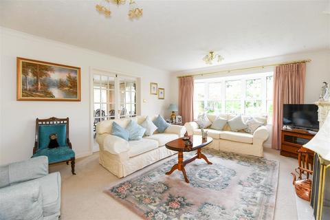 39 Grasmere, Trowbridge, BA14 7LL