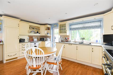 39 Grasmere, Trowbridge, BA14 7LL