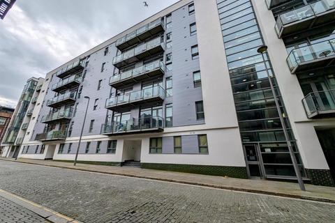 2 bedroom apartment to rent, Circle 109, 76 Henry Street
