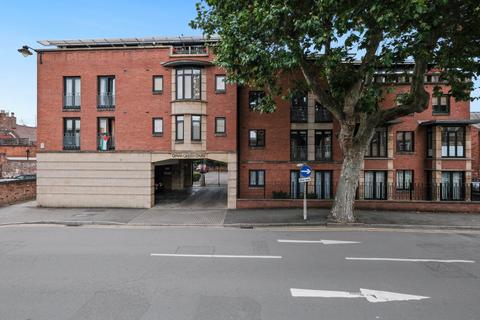 1 bedroom flat for sale, Crown Green Court, Worcester, WR1 1HA