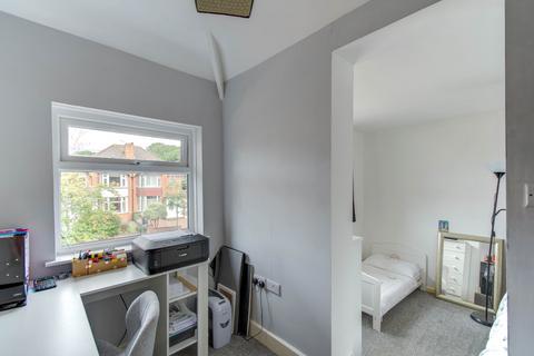 64 Arnold Road, Shirley, Solihull, B90 3JS